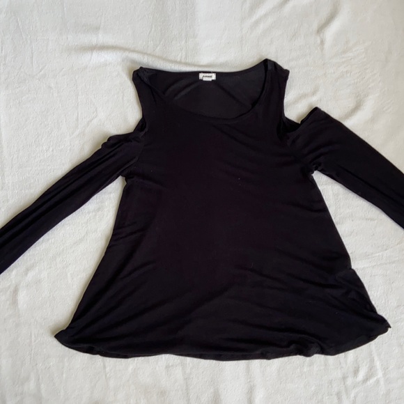 Shoulder cut out long sleeve top - Picture 1 of 1